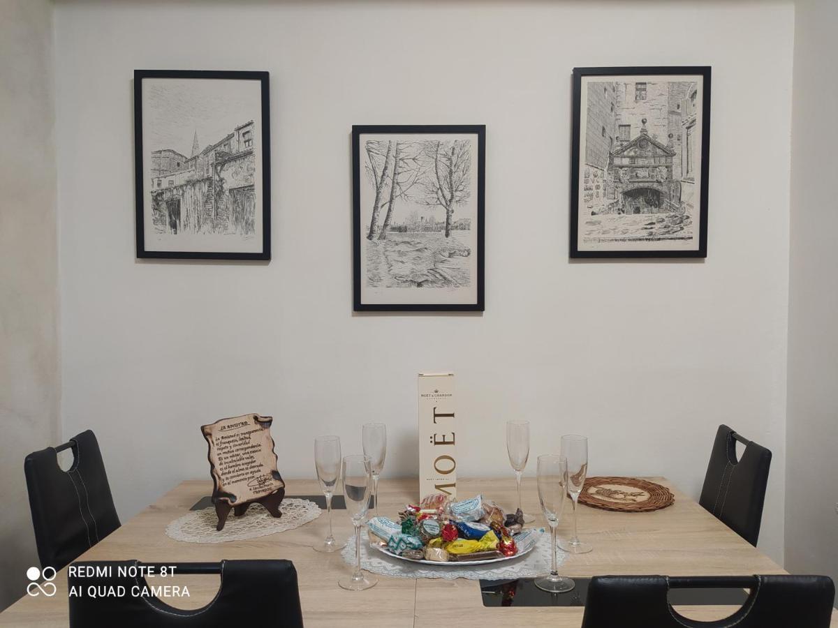 Gonzalo De Berceo 15 " Calidad-Sobrio" And " Free Private Parking " Apartment Logrono Exterior photo