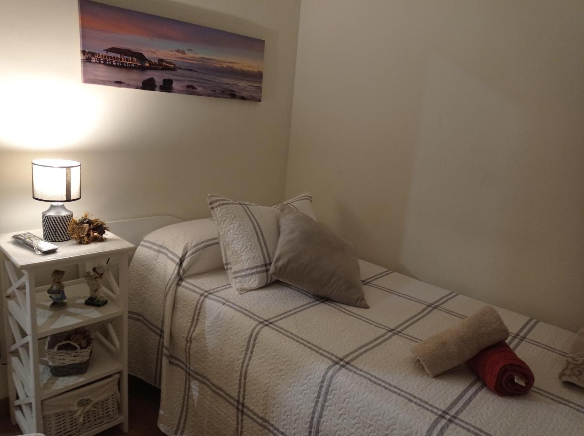 Gonzalo De Berceo 15 " Calidad-Sobrio" And " Free Private Parking " Apartment Logrono Room photo